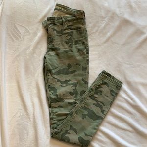 Old Navy Rockstar Mid-Rise Camo jeans